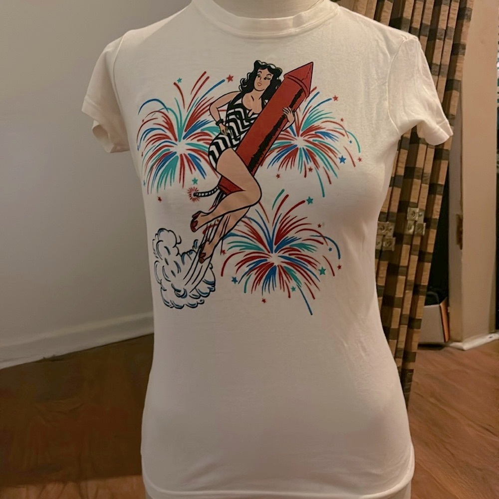 Atomic tee’s by atomic swag size XS vintage retro pinup rockabilly t-shirt tee.